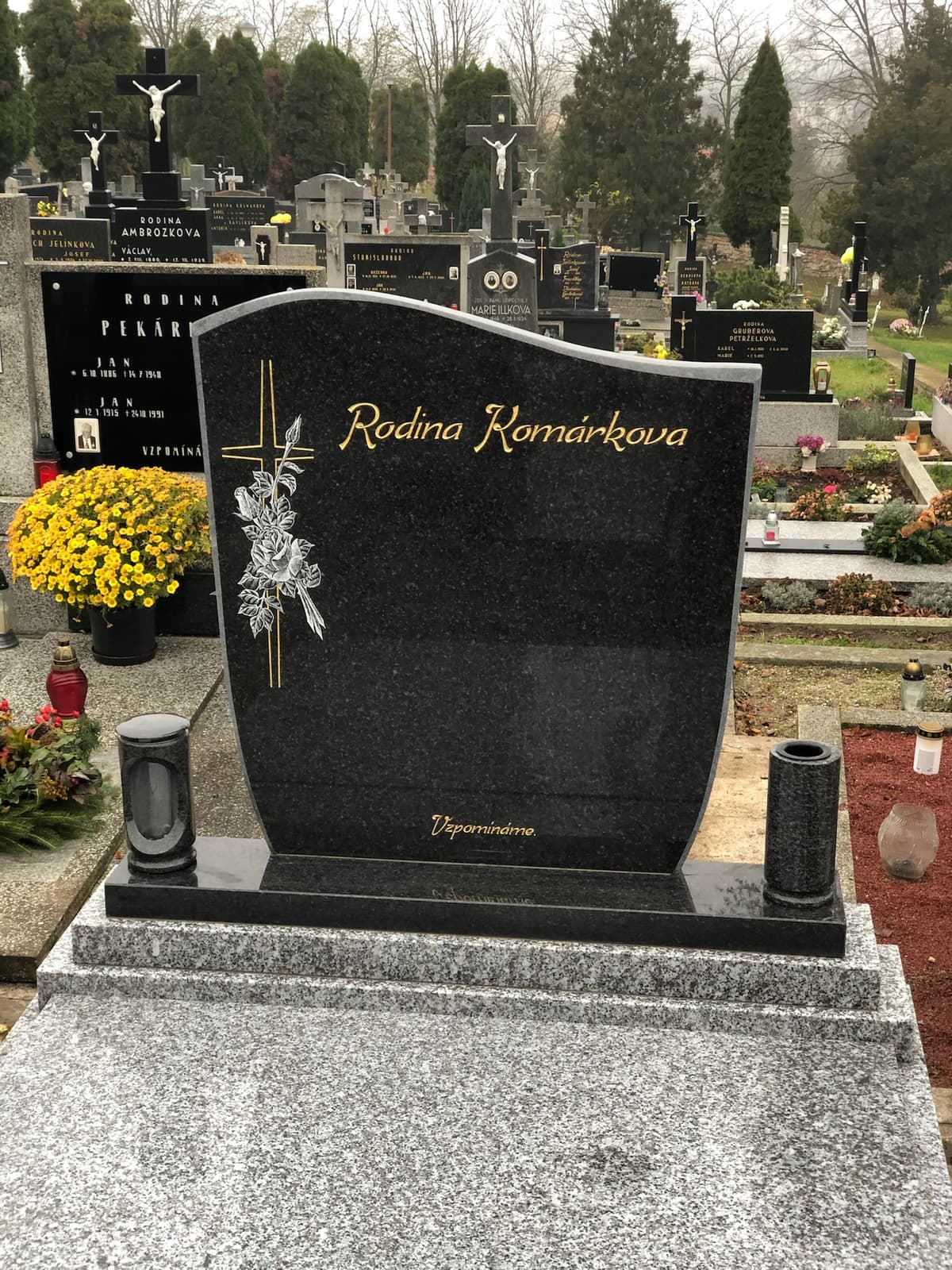 Kamenný pomník na míru – STONIA kamenictví